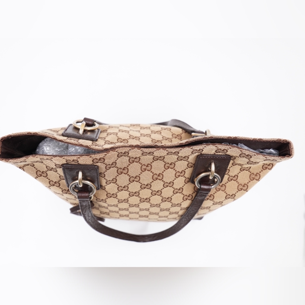 ❌️❌️SOLD❌️❌️BX19 💕 Gucci GG Canvas Interlocking Charm Tote - Picture 10 of 14